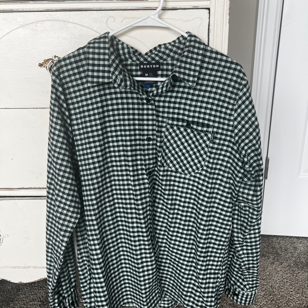 Burton women’s Black and Green Checkered Shirt size M